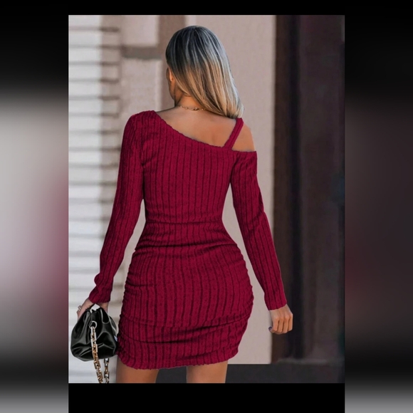 Boutique Elegant Off-Shoulder Sweater Dress Burgundy Size XL(12) (New) - Picture 4 of 10